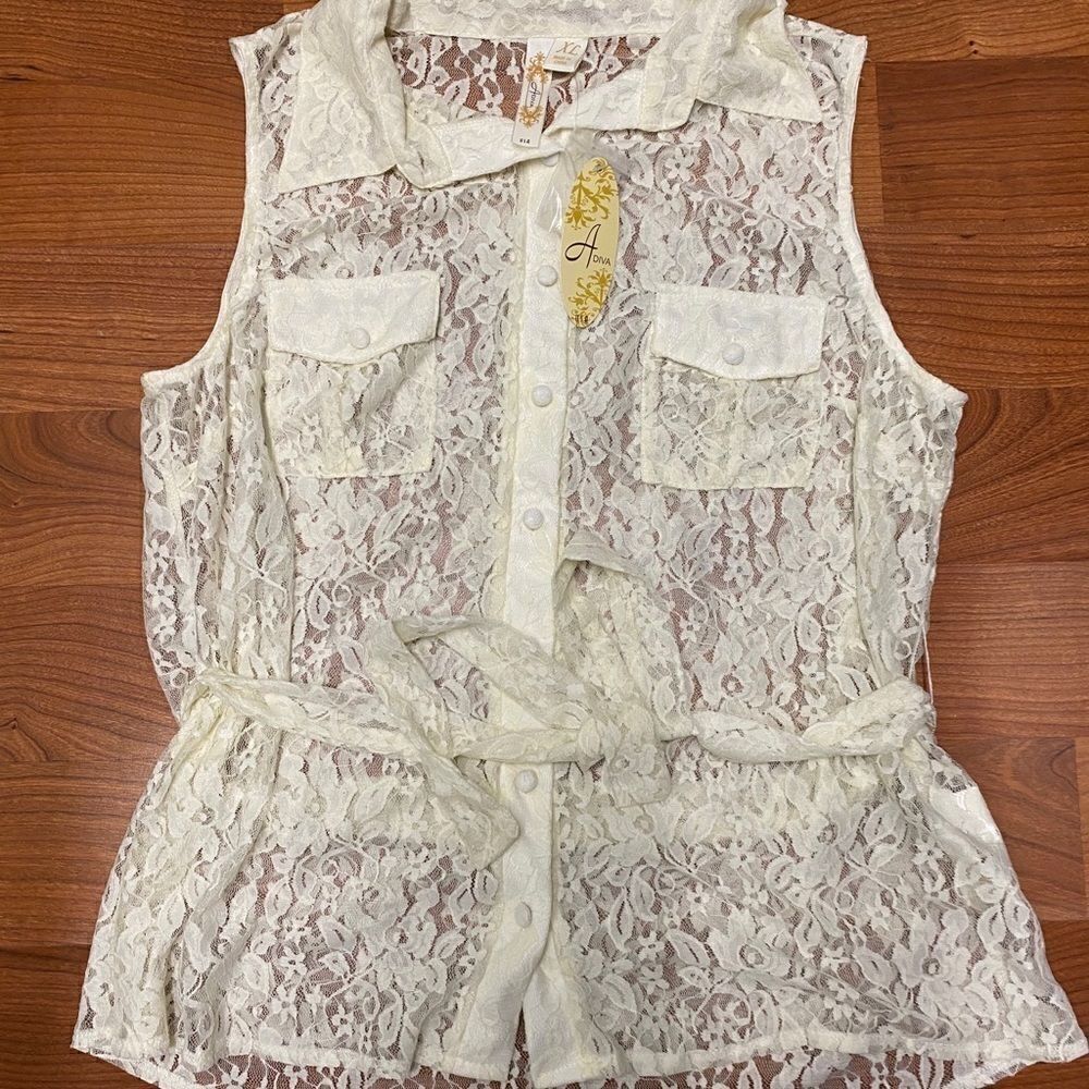 Adiva NWT woman’s ivory lace button up tie waist blouse size XL - Picture 2 of 3